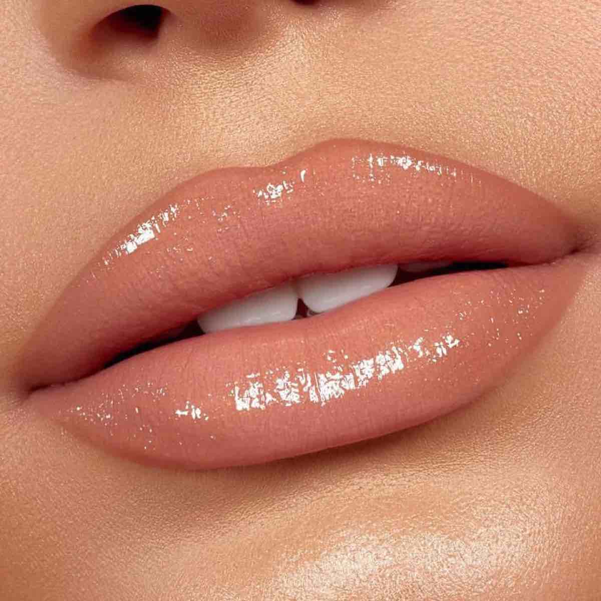 Come ingrandire le labbra con il makeup