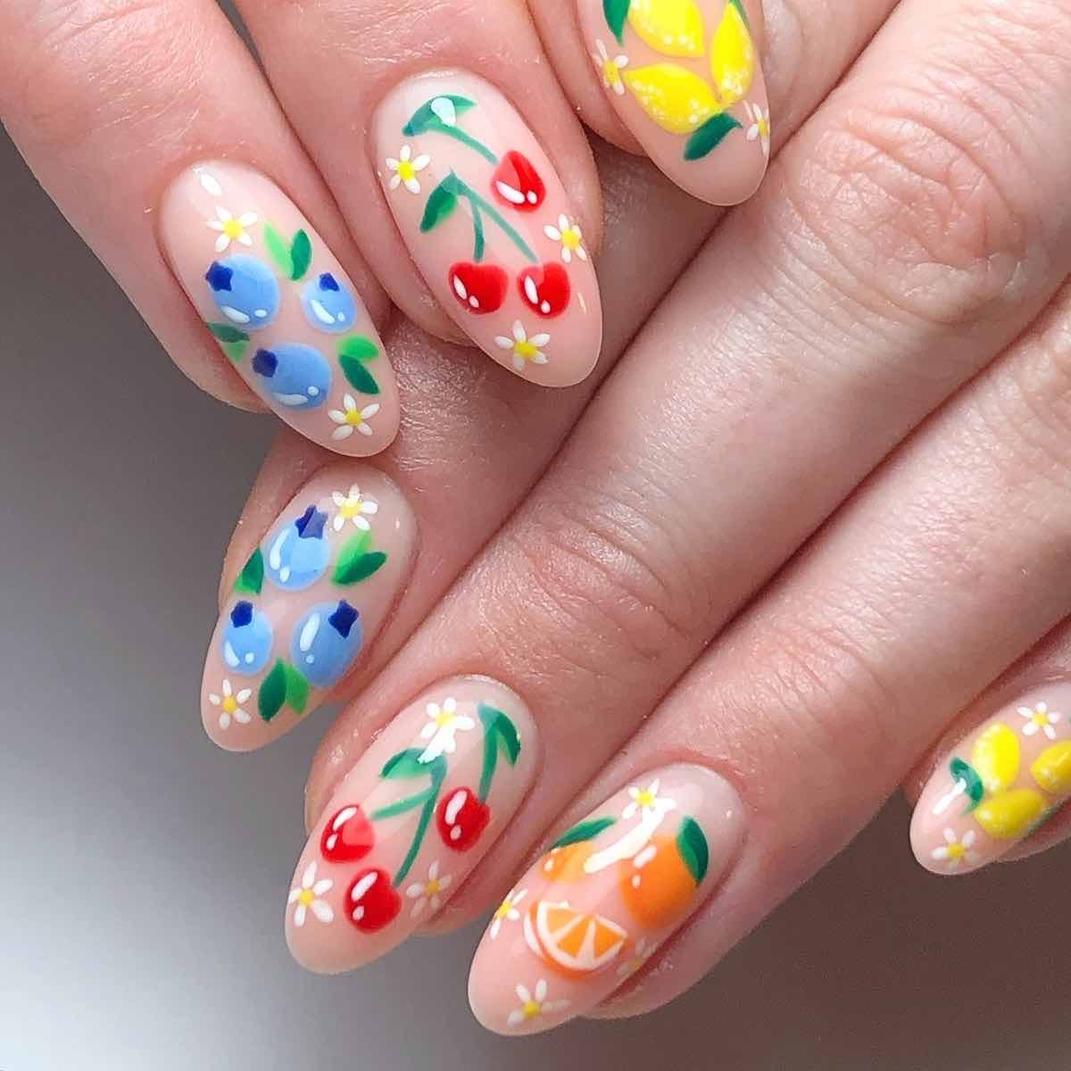 Fruity nails art