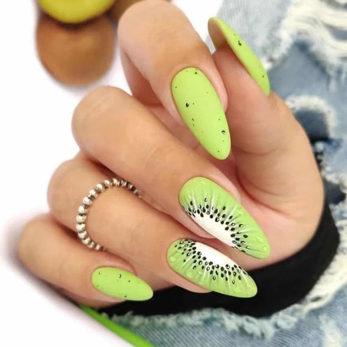 Unghie nail art kiwi